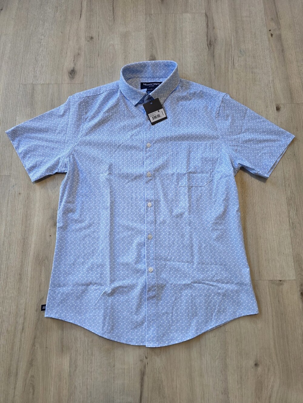 Mizzen+Main Leeward Short Sleeve Dress Shirt Size M Trim White Triangle Dash